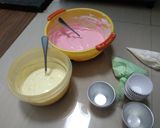 Foto langkah ke 3 dari resep Bolu kukus semangka anti gagal.