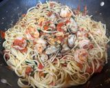 A picture of step 3 of Mussels and Shrimp Tomato Pasta.