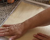Foto del paso 2 de la receta: Bocaditos Dulces de Hojaldre (con chocolate)