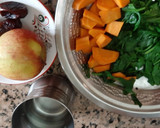 A picture of step 1 of Spinach dates smoothie.