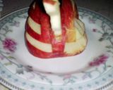 A picture of step 2 of Apple Swan.