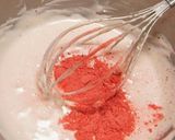 A picture of step 4 of Strawberry-Decorated Cup Cakes - For Japanese Doll Festival.