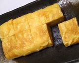 A picture of step 4 of Naturally Defrosting Tamagoyaki (for Bento).