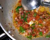 A picture of step 2 of Recipe of veg omelett.