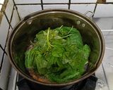 Foto langkah ke 2 dari resep Sayur Bening Bayam Wortel.