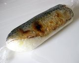 A picture of step 6 of Ginger Flavored Grilled Mackerel Sushi.