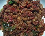 Foto langkah ke 6 dari resep Sambal Cumi Asin Pedas Balado.