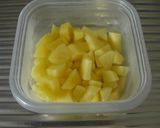 A picture of step 2 of Cheesecake With Apples.