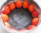 A picture of step 5 of Fraisier Style No-bake Cheesecake.