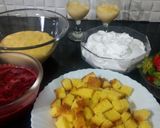 A picture of step 7 of Fruit custard trifal.