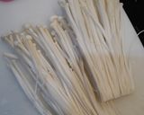 Foto langkah ke 1 dari resep Jamur Enoki Crispy.