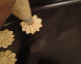 A picture of step 8 of Vanilla Cookies Easter Edition!.