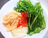A picture of step 2 of Low Calorie Chinjao Rosu (Beef and Pepper Stir-Fry).
