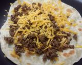 A picture of step 3 of Bacon cheeseburger quesadillas.