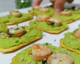 Foto del paso 4 de la receta: Bocados de hummus de guisantes y gambas al ajillo