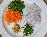 A picture of step 3 of Maggi pakoda.