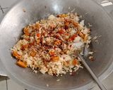 Foto langkah ke 4 dari resep Nasi Goreng Sosis Bakso.