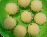 Foto langkah ke 6 dari resep Cupcake vanilla 1 telur || lembut, wangi.