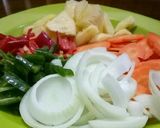 Foto langkah ke 5 dari resep Cumi goreng tepung saos asam manis.