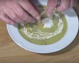 A picture of step 4 of Asparagus and Broad Bean soup.