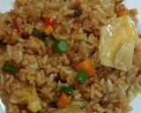 Foto langkah ke 5 dari resep Nasi goreng sayur.