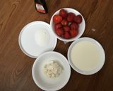 A picture of step 2 of Strawberry milkshake.