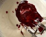 Foto langkah ke 4 dari resep Homemade Strawberry Ice Cream.