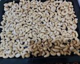 Foto langkah ke 3 dari resep Kacang Mede Oven.