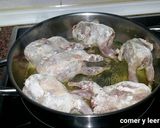 Foto del paso 2 de la receta Codornices a la cazadora con salsa de chocolate