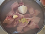 Carne de cerdo a los tres chiles