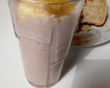 A picture of step 2 of Banana smoothie.