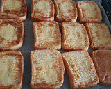 Foto del paso 4 de la receta: Torrijas de leche con cobertura de maní, al horno