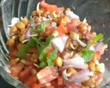 A picture of step 4 of Sprouted chana salad.