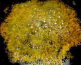 Foto langkah ke 6 dari resep Ayam Goreng Kremes.