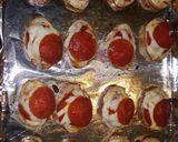 A picture of step 6 of Mini Pizzas.