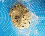 Foto langkah ke 5 dari resep No Knead Banana Raisin Bun.