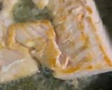 Hình bước làm 4 của món Cơm Trộn Cá Hồi Rong Biển 🍣