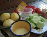 Foto langkah ke 1 dari resep Soup krim tomat,oyong dan kentang tumbuk.