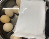 Hình bước làm 2 của món Trứng ngâm tương