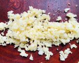Hình bước làm 2 của món Bò xào khoai tây chiên