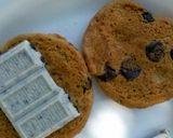 A picture of step 3 of Chocochip S'Mores.