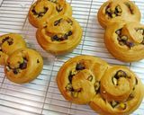 A picture of step 11 of Chestnut and Milk Tea Bread Rolls.