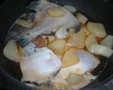 A picture of step 3 of Amazing!! Super Tender Soy Sauce Flavored Daikon Radish & Flounder.