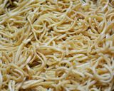 A picture of step 2 of Chicken Hakka Noodles.