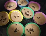 Hình bước làm 8 của món Bánh bông lan mini chocolate chip (NCKD)