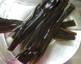 A picture of step 1 of Basic Kombu Maki Rolls.