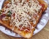 બ્રેડ પીઝા (Bread Pizza Recipe in Gujarati) રેસીપી સ્ટેપ5ફોટો