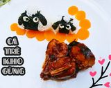 Hình bước làm 2 của món Cá trê kho gừng phiên bản nhí