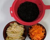 A picture of step 1 of Our Family's Simmered Hijiki with a Twist.