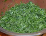 Foto del paso 4 de la receta: Pizza de espinaca a los tres quesos